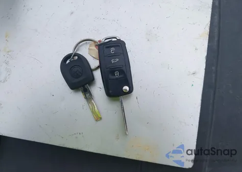 2013 Volkswagen Golf 2.0L Tdi 4-Door z USA, uszkodzony, nr VIN WVWNM7AJ6DW057641